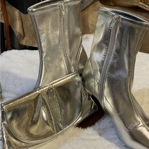 Abound Silver Pointy Toe Boot. Low heel and stretch upper. W/Silver crossbody